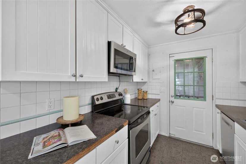 Property photo for 26562 221st Place Se, Maple Valley photo 10