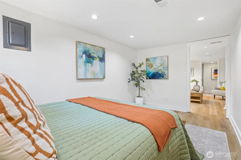 Property photo for 1025 Ne 103rd Street, Seattle photo 20