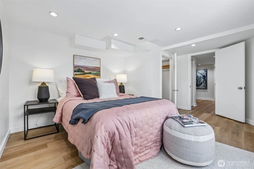Property photo for 1025 Ne 103rd Street, Seattle photo 19