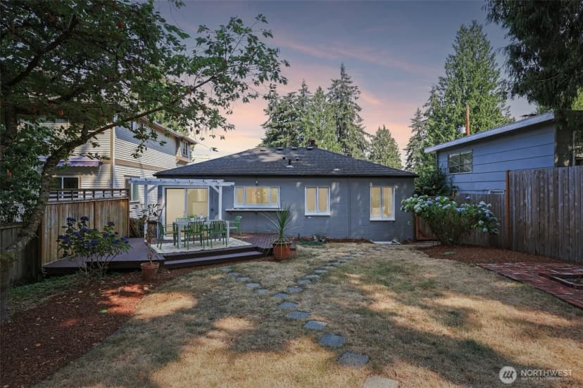 Property photo for 1025 Ne 103rd Street, Seattle photo 26