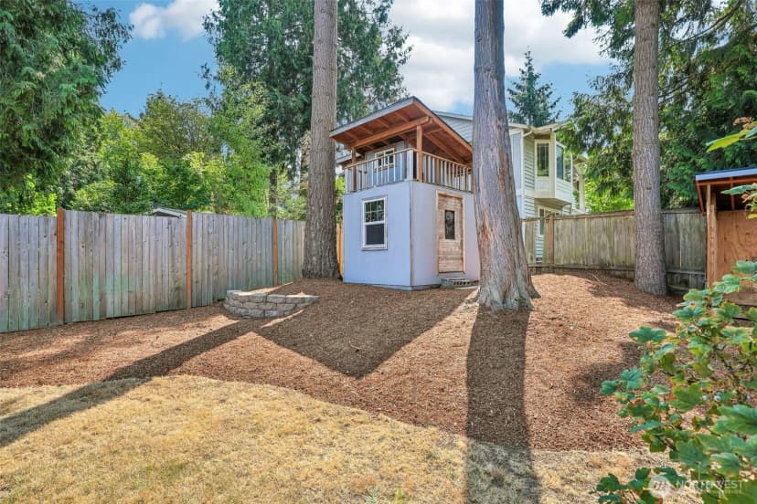 Property photo for 1025 Ne 103rd Street, Seattle photo 23