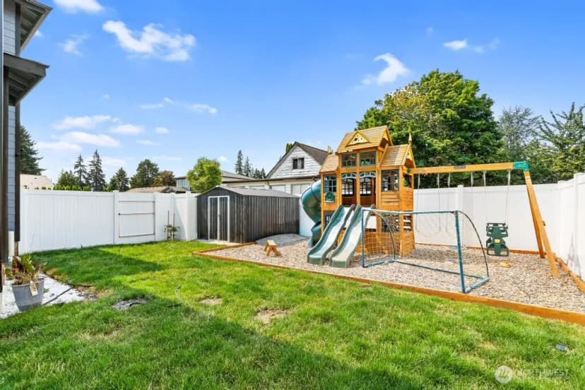 Property photo for 1837 Barrington Lane, Burlington photo 39