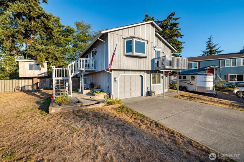 Property photo for 637 Cranberry Drive, Oak Harbor photo 4