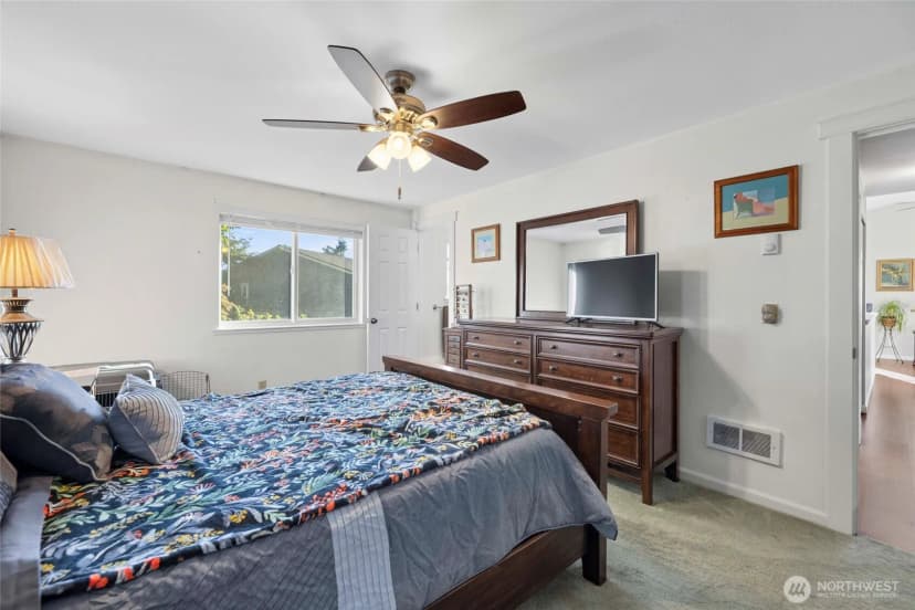 Property photo for 637 Cranberry Drive, Oak Harbor photo 19