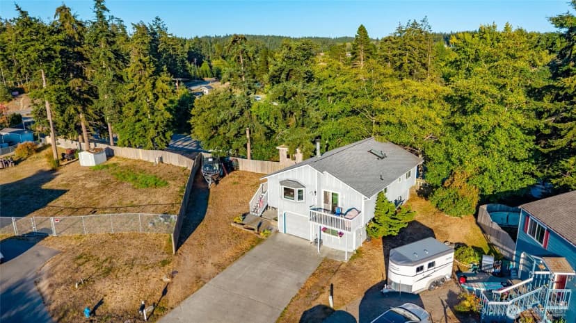 Property photo for 637 Cranberry Drive, Oak Harbor photo 2