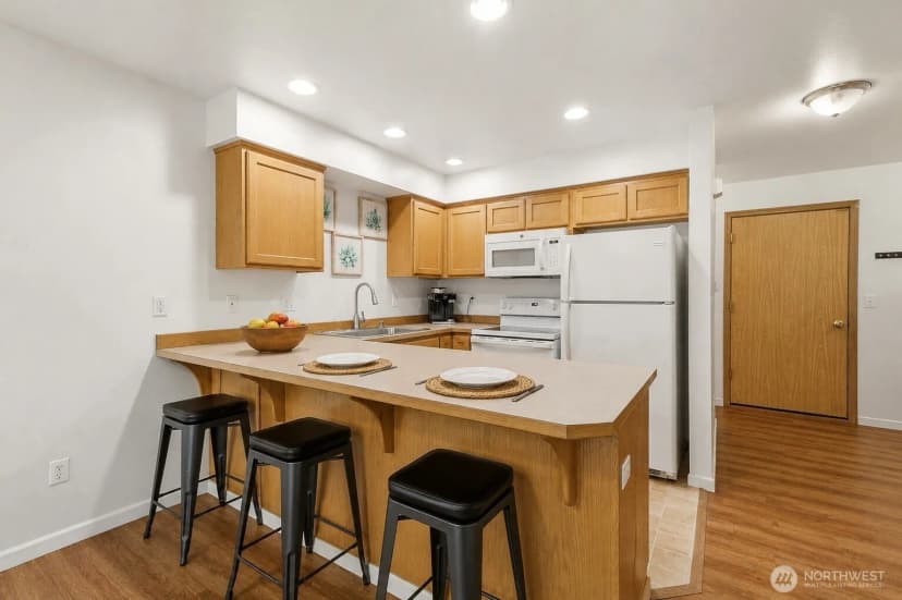 Property photo for 9911 48th Drive Ne #a, Marysville photo 6