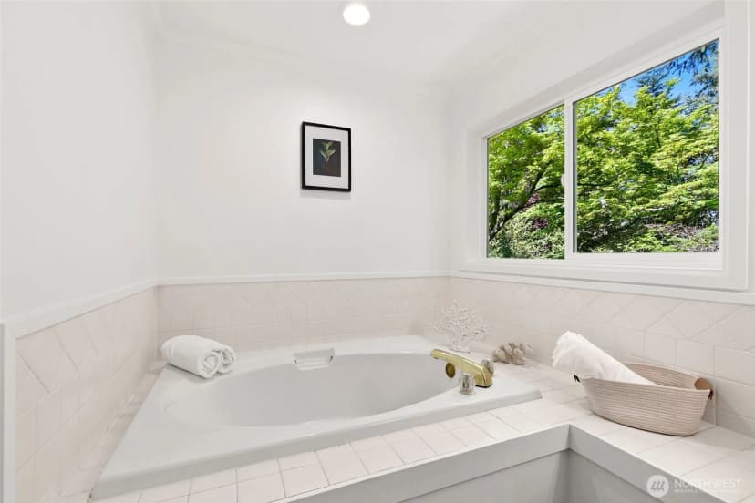 Property photo for 23216 Se 31st Street, Sammamish photo 24