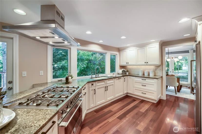 Property photo for 4842 152nd Place Se, Bellevue photo 12