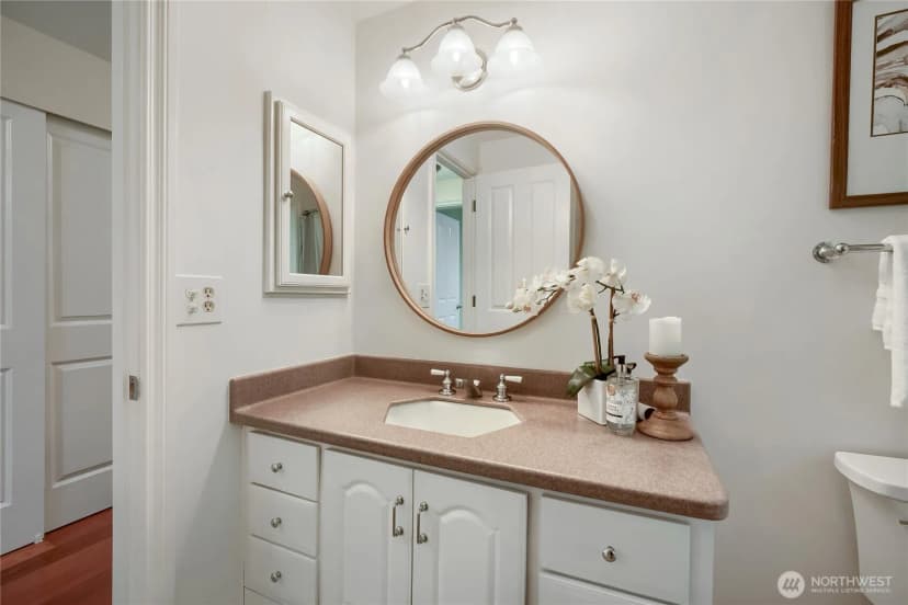 Property photo for 4842 152nd Place Se, Bellevue photo 24