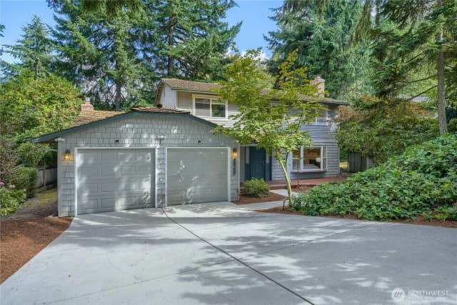 Property photo for 4842 152nd Place Se, Bellevue photo 2