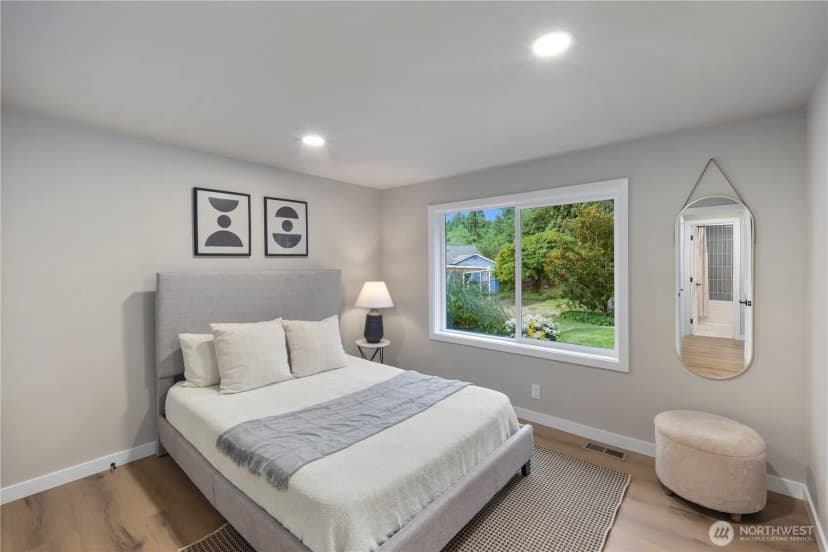 Property photo for 12520 24th Avenue Ne, Seattle photo 15