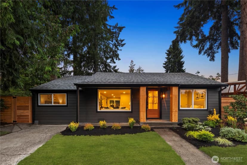 Property photo for 12520 24th Avenue Ne, Seattle photo 2