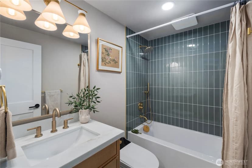Property photo for 12520 24th Avenue Ne, Seattle photo 18