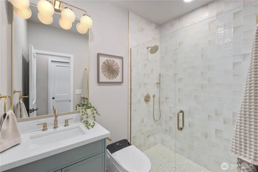 Property photo for 12520 24th Avenue Ne, Seattle photo 14