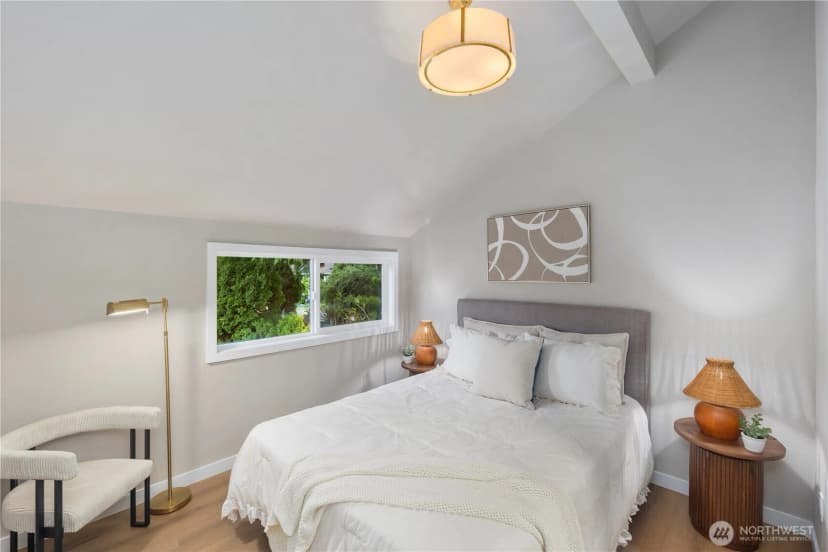 Property photo for 12520 24th Avenue Ne, Seattle photo 12