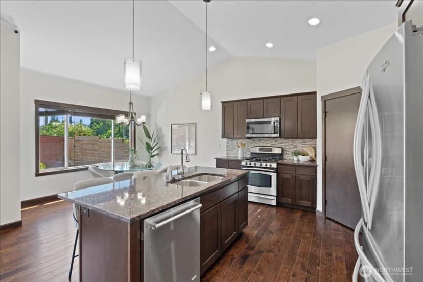 Property photo for 7523 Broadway, Everett photo 13