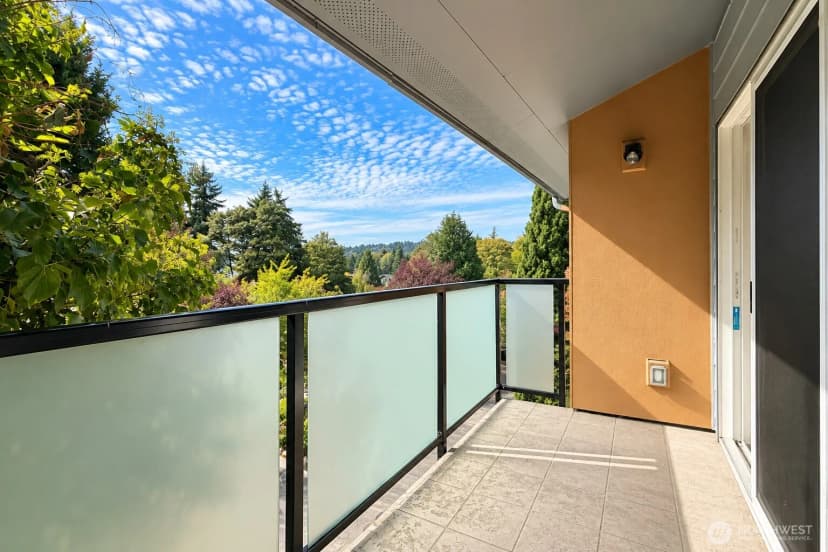 Property photo for 15144 65th Avenue S, Tukwila photo 18