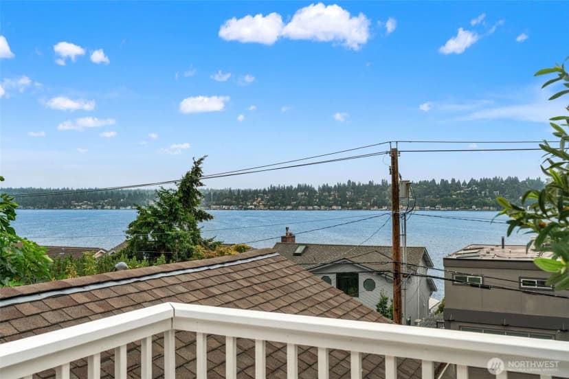 Property photo for 13142 Holmes Point Drive Ne, Kirkland photo 23