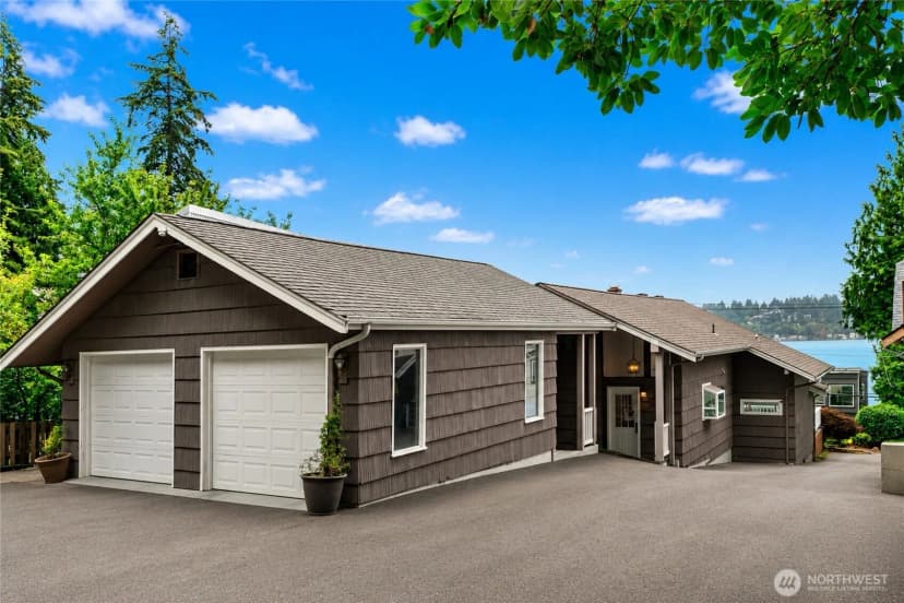Property photo for 13142 Holmes Point Drive Ne, Kirkland photo 6