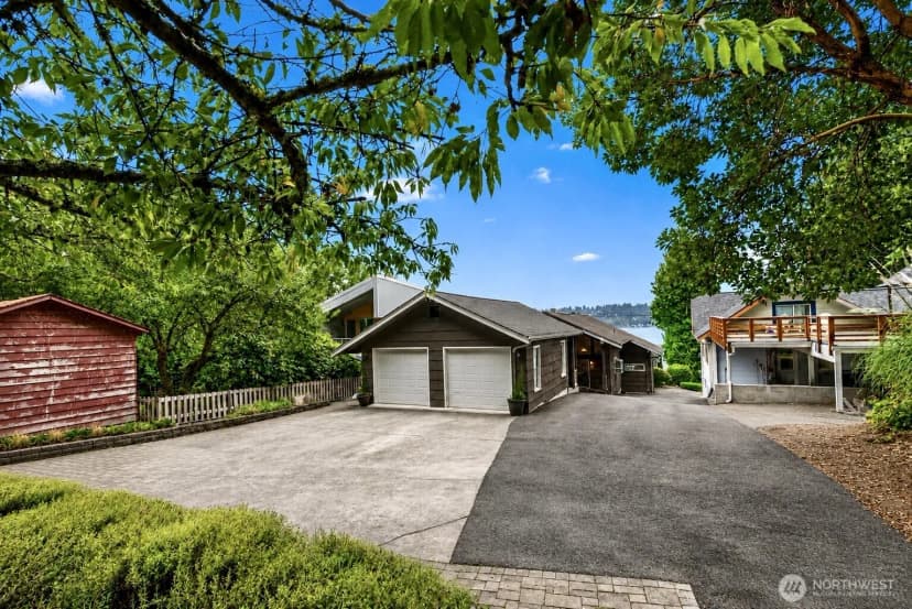 Property photo for 13142 Holmes Point Drive Ne, Kirkland photo 35