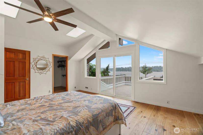 Property photo for 13142 Holmes Point Drive Ne, Kirkland photo 19