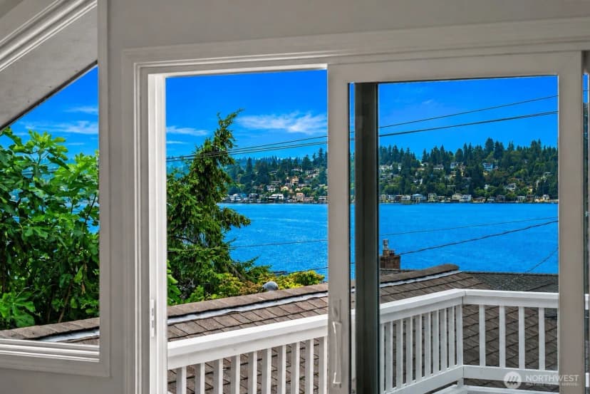 Property photo for 13142 Holmes Point Drive Ne, Kirkland photo 21