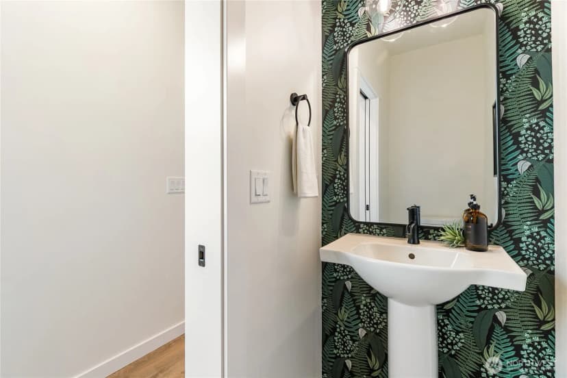 Property photo for 1368 Talus Way, Bellingham photo 11