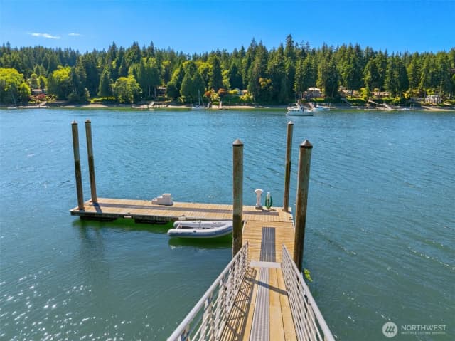 Property photo for 11515 Blue Heron Lane Ne, Bainbridge Island photo 4