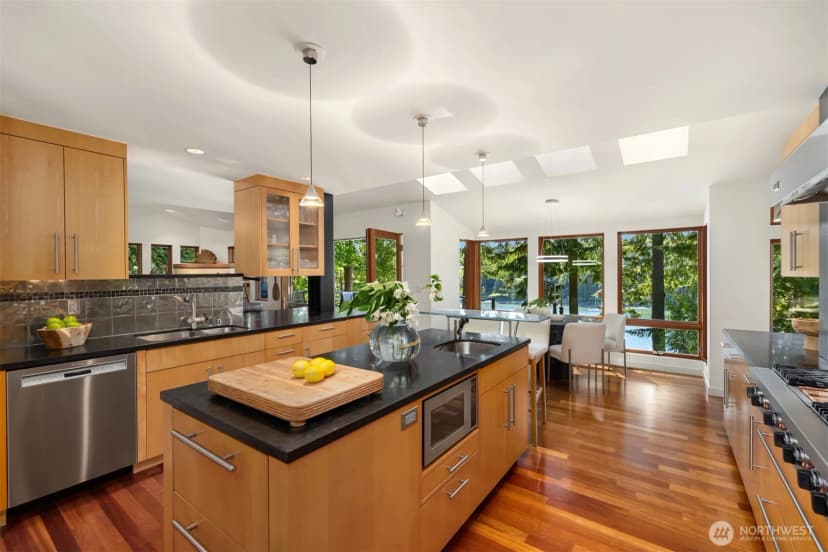 Property photo for 11515 Blue Heron Lane Ne, Bainbridge Island photo 14