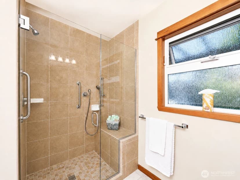Property photo for 3703 Federal Avenue, Everett photo 24