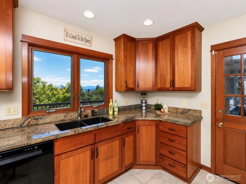 Property photo for 3703 Federal Avenue, Everett photo 17