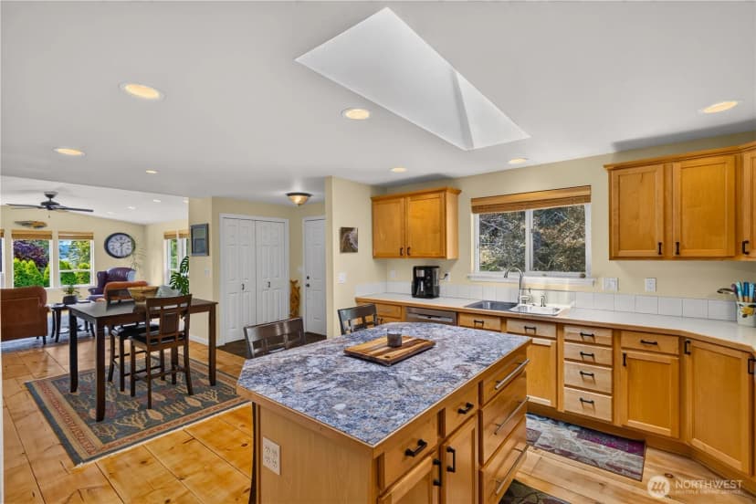 Property photo for 776 Shelter Bay Drive, La Conner photo 12