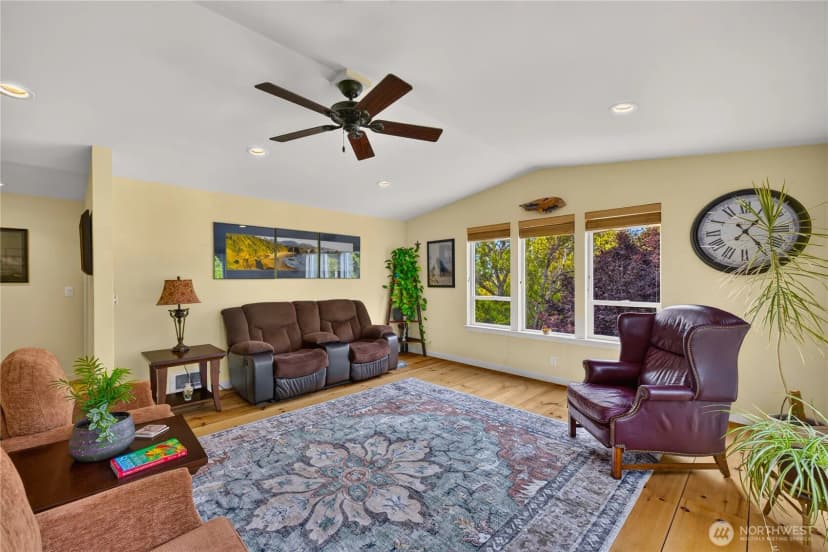 Property photo for 776 Shelter Bay Drive, La Conner photo 7