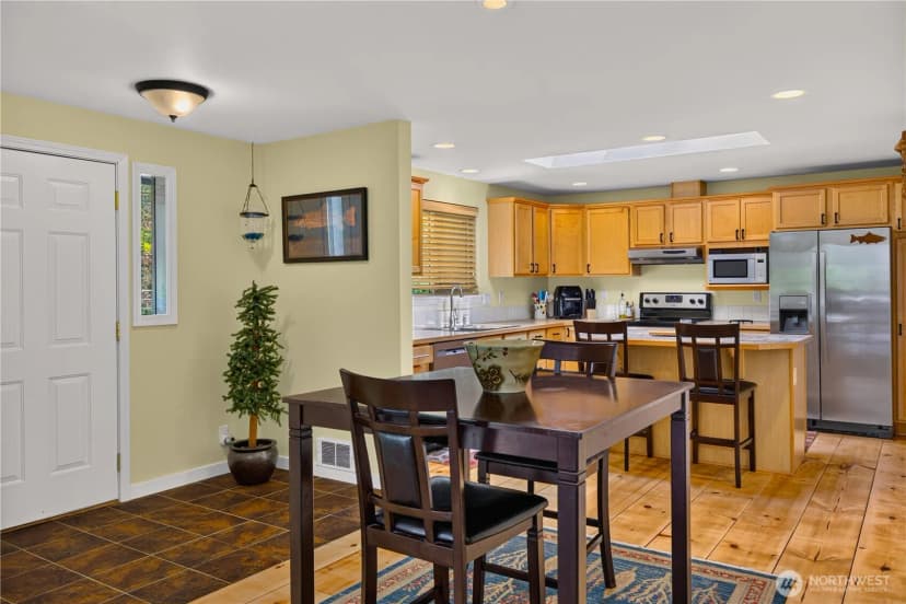 Property photo for 776 Shelter Bay Drive, La Conner photo 9