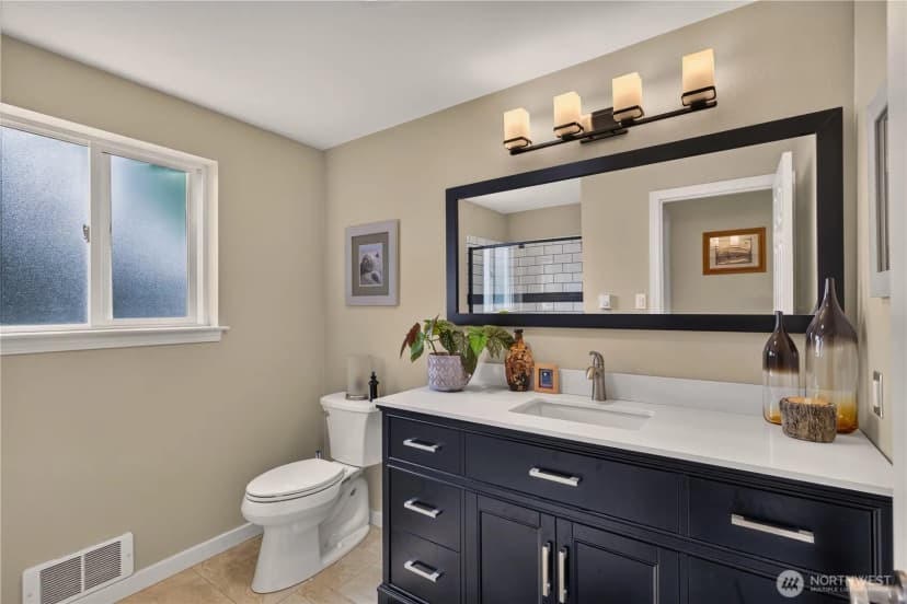 Property photo for 776 Shelter Bay Drive, La Conner photo 15