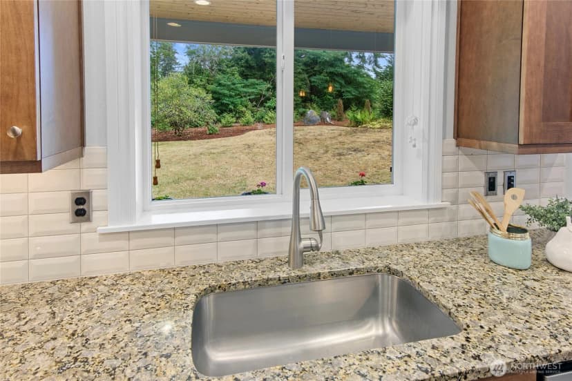 Property photo for 13844 La Vigne Court Ne, Bainbridge Island photo 10