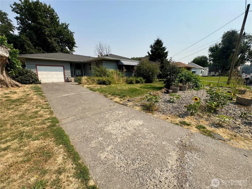 Property photo for 309 E Seventh Street, Waitsburg photo 2
