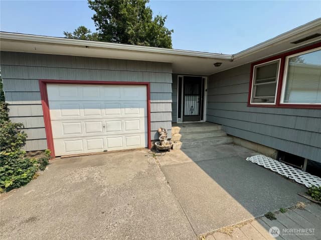 Property photo for 309 E Seventh Street, Waitsburg photo 3