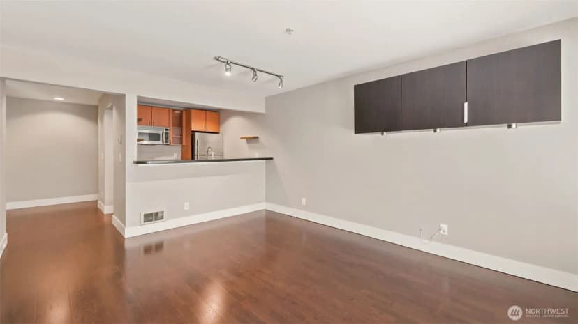 Property photo for 1711 E Olive Way #215, Seattle photo 11