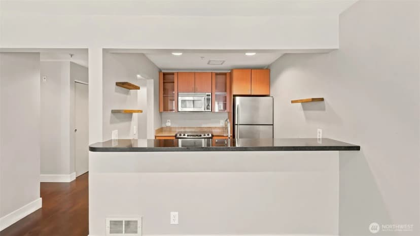 Property photo for 1711 E Olive Way #215, Seattle photo 13