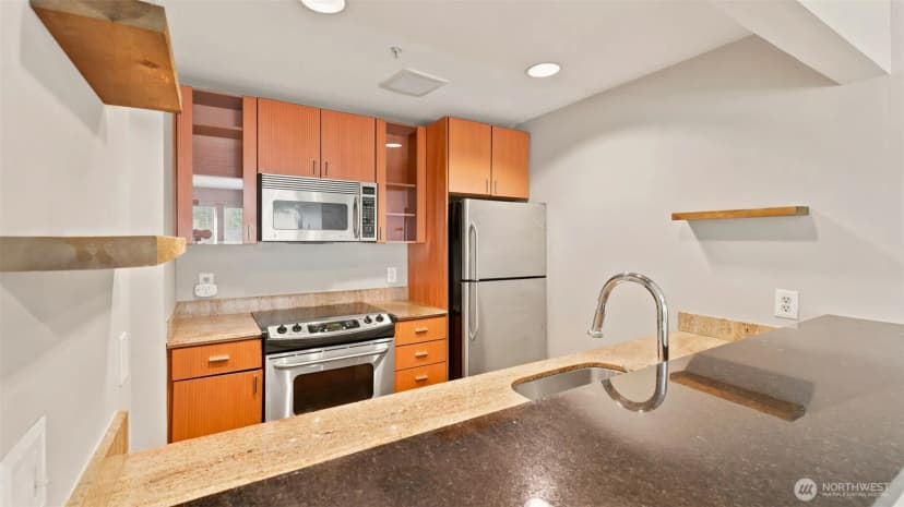 Property photo for 1711 E Olive Way #215, Seattle photo 14