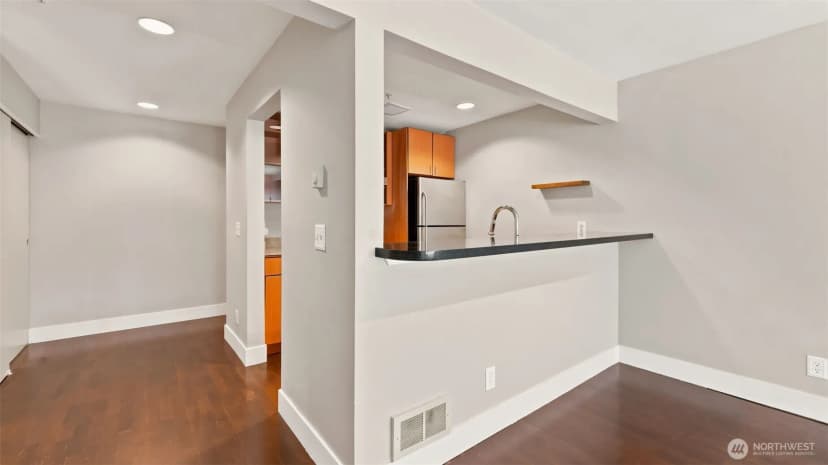 Property photo for 1711 E Olive Way #215, Seattle photo 12