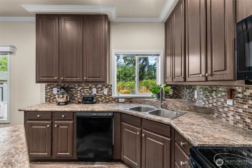 Property photo for 8635 Sequioa Court Se, Yelm photo 6