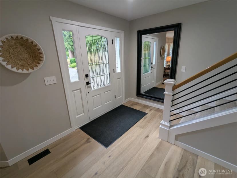 Property photo for 17604 Muirfield Court, Arlington photo 3