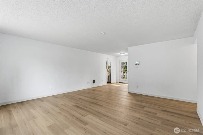 Property photo for 17215 13th Avenue Ct E, Spanaway photo 3