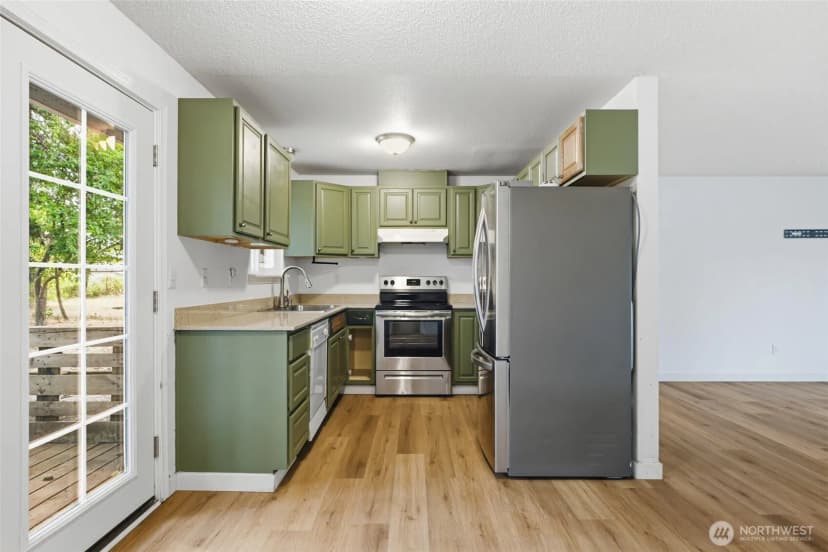 Property photo for 17215 13th Avenue Ct E, Spanaway photo 8