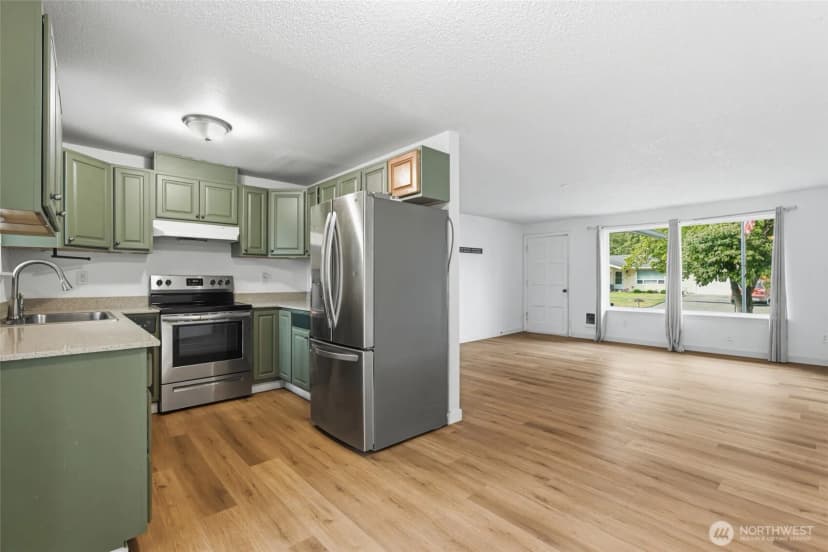 Property photo for 17215 13th Avenue Ct E, Spanaway photo 7