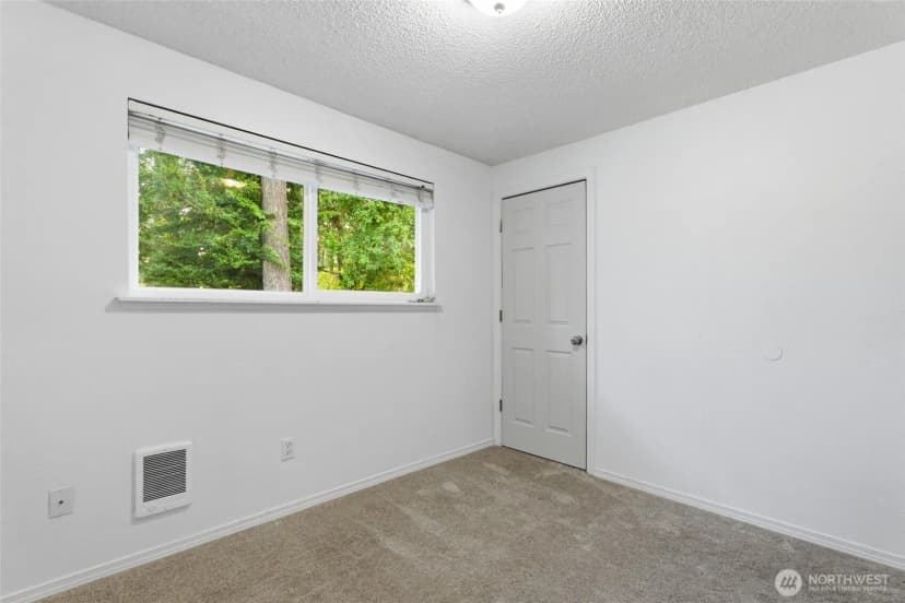 Property photo for 17215 13th Avenue Ct E, Spanaway photo 11