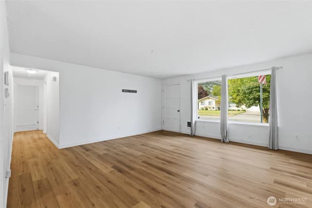 Property photo for 17215 13th Avenue Ct E, Spanaway photo 5