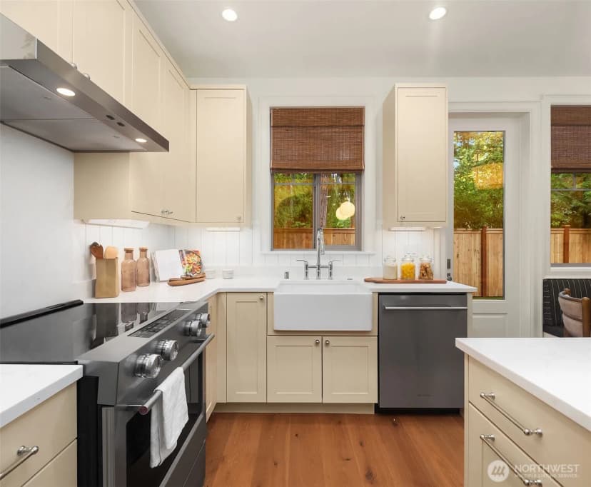 Property photo for 22706 92nd Avenue W #b, Edmonds photo 8